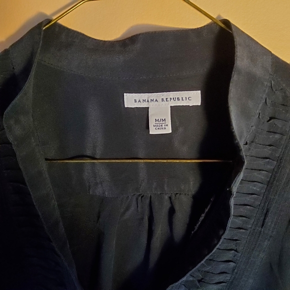 Banana Republic Black Silk Blouse - Picture 2 of 7